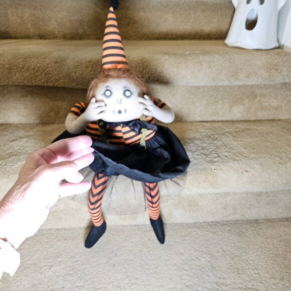 Quin & Queenie Spooky Folk Art Dolls Joe Spencer's Gathered Tradition Collection - Picture 8 of 14